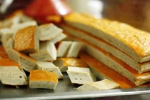 “Chỉ mặt” hàn the trong giò, chả