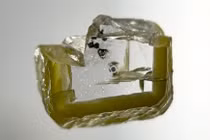 Khoáng chất kỳ bí mới được tìm thấy trong viên kim cương