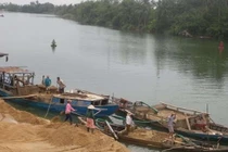 Chấn chỉnh tình trạng khai thác cát, sỏi trái phép tại sông A Lin 