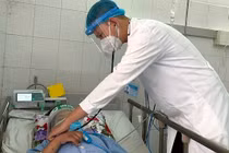 Phẫu thuật tắc động chi cho bệnh nhi tim bẩm sinh 2 dòng máu trộn cùng