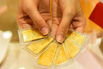 Giá vàng trong nước lại vượt 56 triệu đồng