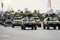 Ảnh: Hơn 6.000 người cùng xe bọc thép xuất quân bảo vệ Đại hội XIII của Đảng