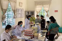 Chăm lo sức khỏe cho người dân vùng sâu, vùng xa trong dịch Covid-19.
