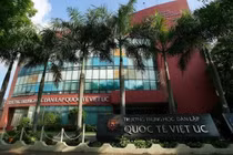 Phụ huynh bất bình vì đóng cả trăm triệu giữa mùa dịch, trường không bớt cả tiền ăn