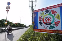 Dọc các trục đường chính, huyện Củ Chi dựng nhiều bảng banner lớn tuyên truyền thông điệp 9K trong cách phòng chống dịch Covid-19.