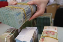 5 tháng: Tổng thu ngân sách bằng 35% dự toán năm