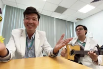 Bác sĩ hát kể chuyện tình chống dịch 50 năm sau