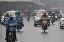 Bắc Bộ có mưa rải rác, Nam Bộ nắng nóng giảm dần.