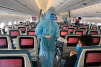 Giá vé máy bay tăng gấp nhiều lần