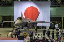 Bộ Quốc phòng Nhật Bản: F-35 rơi do phi công mất phương hướng khi bay biển