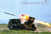 Truyền hình Trung Quốc "khoe" pháo phản lực lớp BM-21 hiện đại hóa của PLA