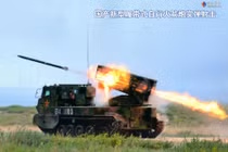 Truyền hình Trung Quốc "khoe" pháo phản lực lớp BM-21 hiện đại hóa của PLA