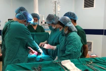 Phẫu thuật lấy thai cùng u buồng trứng kích thước lớn