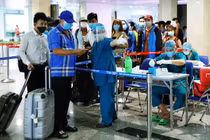 Không bắt buộc treo biển trước nhà “Gia đình có người theo dõi sức khỏe phòng chống dịch Covid-19" 