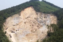 Công ty TNHH Hùng Bình: Khai thác đá không đúng thiết kế gây sạt lở đất rừng