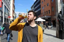 Buộc phải uống 20 lít nước/ngày nếu không sẽ chết