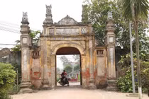 Lạc lối làng Nôm