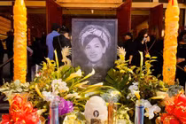 Tang lễ Phi Nhung tại Mỹ: Người hâm mộ, bạn bè, gia đình nghẹn ngào tiễn biệt