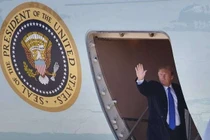 TT Trump đã lên Không lực Một sang Việt Nam để gặp Chủ tịch Kim Jong-un