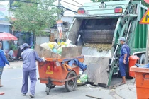 Phí thu gom rác ở TPHCM tăng không đồng nhất