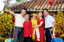 Du lịch "trốn" Tết như nào để không bị coi là bất hiếu?