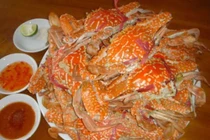 Suýt tử vong vì ăn ghẹ chết