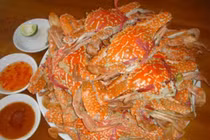 Suýt tử vong vì ăn ghẹ chết