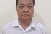 Phó hiệu trưởng sử dụng thuốc phiện tại phòng làm việc