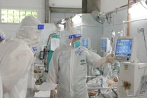 Nhiều địa phương xin hộ trợ khẩn nhân viên Y tế, nhân lực của Bộ Y tế có hạn