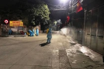 Cách ly nhà nhân viên sân bay nghi nhiễm nCoV