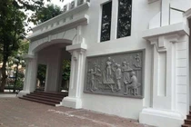 Gỡ bỏ phù điêu có hình hiệu trưởng ĐH Mỹ thuật