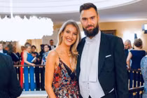 Từ hoa hậu CH Séc đến vợ của đội trưởng tuyển Phần Lan