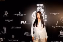 Trương Ngọc Ánh trong n “bộ cánh” thanh lịch và đầy quyến rũ được thiết kể bởi Mr Crazy & Lady Sexy.