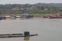 Khi nước thải từ trang trại lợn cách chỗ cấp nước sinh hoạt vài km