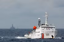 Trung Quốc phun vòi rồng vào tàu tiếp vận Phillippines, Malina yêu cầu Bắc Kinh rút quân 