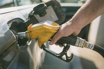 Giá xăng ngày mai có thể lập kỷ lục mới?
