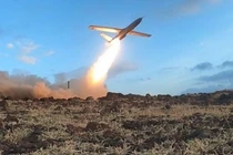 Houthi sử dụng UAV mang bom tấn công nhà máy lọc dầu Aramco gần thủ đô Riyadh, Ả rập Xê út 