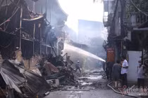 Cảnh sát hình sự điều tra nguyên nhân vụ cháy nhà máy bóng đèn Rạng Đông