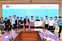 AIA Việt Nam hỗ trợ tài chính cho y, bác sĩ tham gia phòng chống Covid-19 