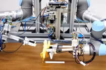 Robot đào tạo bằng Máy học mô phỏng sâu có thể bóc vỏ quả chuối