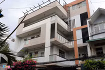 Rơi thang máy ở TP.HCM, 1 người chết, 2 bị thương