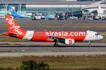 Khách bị thương do nổ pin dự phòng, máy bay hạ cánh khẩn cấp ở TP.HCM