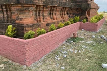 Tu bổ di tích Tháp Chăm nghìn năm tuổi bằng... bê tông