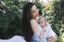 Hồ Ngọc Hà hài lòng vì làm mẹ tốt trong năm qua