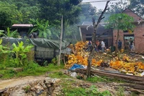 Xe chở bia lao vào nhà dân, hai người tử vong