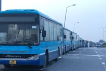 Hàng chục xe buýt của Tổng công ty Vận tải Hà Nội (Transerco) đã được huy động, đưa đón người dân từ vùng dịch phía Nam ra Hà Nội về các địa phương cách ly theo quy định.
