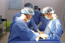 Cứu thành công chân người phụ nữ sau 7 lần phẫu thuật 