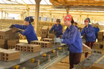 Thừa Thiên - Huế khẩn trương chi trả hỗ trợ cho người lao động mất việc làm