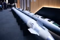 Nga ra mắt đạn pháo phản lực hạng nặng 300 mm có điều khiển độ chính xác cao