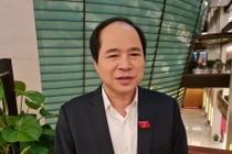 Đại biểu Trương Xuân Cừ trao đổi với PV bên hành lang Quốc hội ngày 29/10.